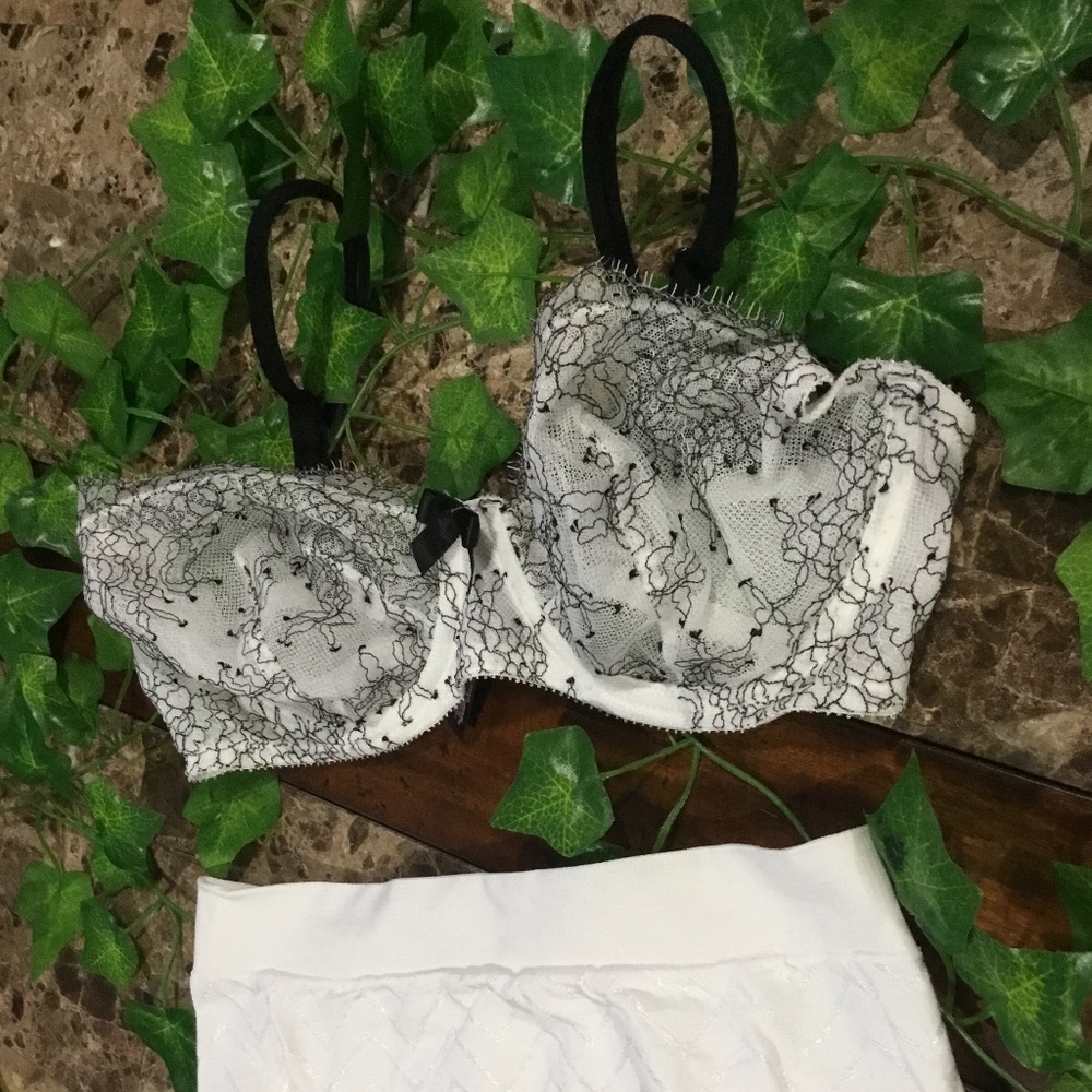 Bra + panties = set